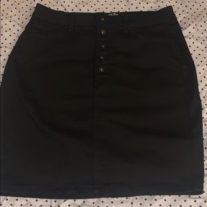 Black denim skirt never worn